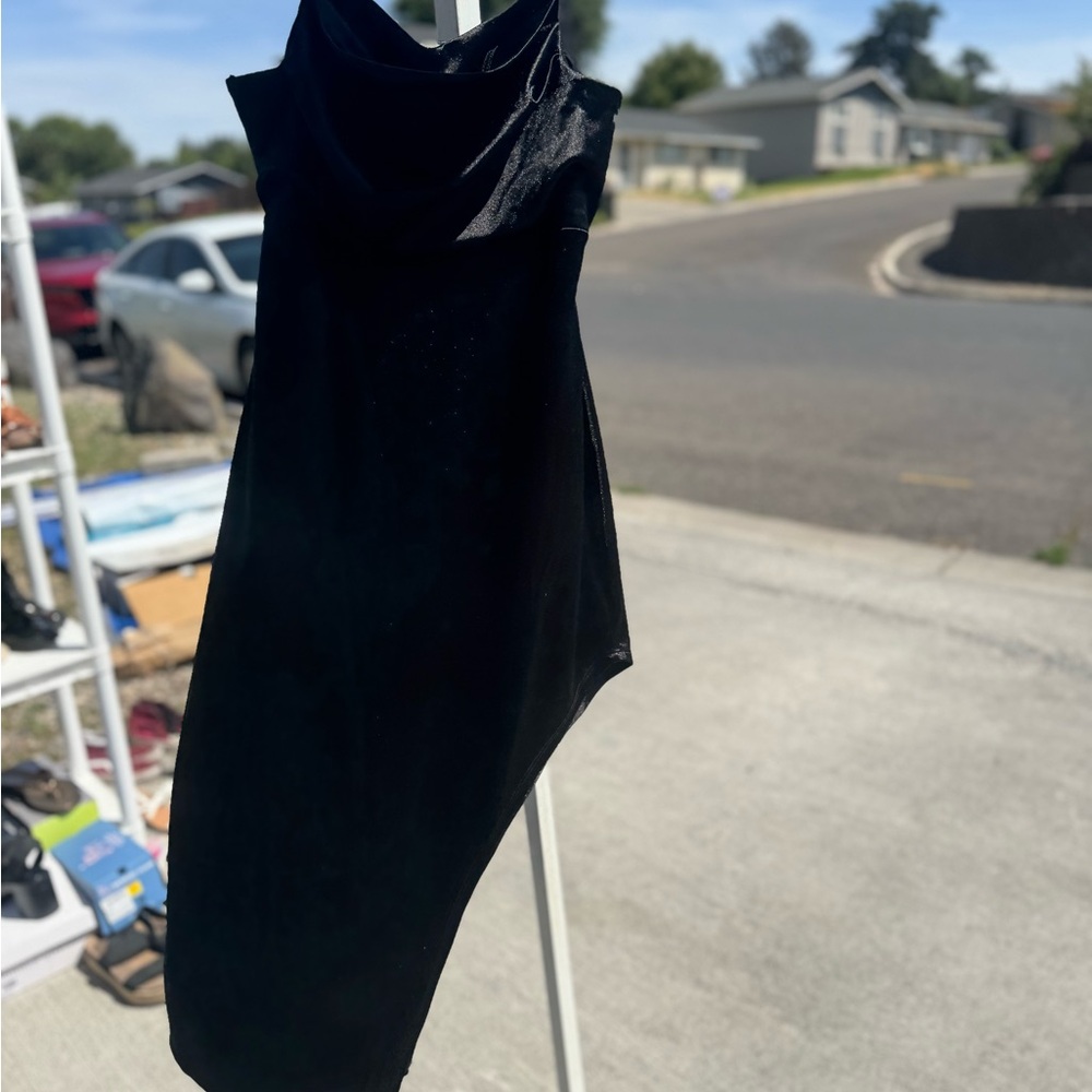 Chic One-Shoulder Black Dress